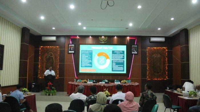 Bupati Blora Arief Rohman saat memberikan sambutan pada rapat koordinasi Tanggung Jawab Sosial Perusahaan (TSP) Kabupaten Blora, di Ruang Rapat Bappeda Blora, Rabu (21/12/2022).
