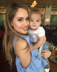 Cinta Laura Posting Tentang Imunisasi MR, Twitternya Banjir Pujian Netizen