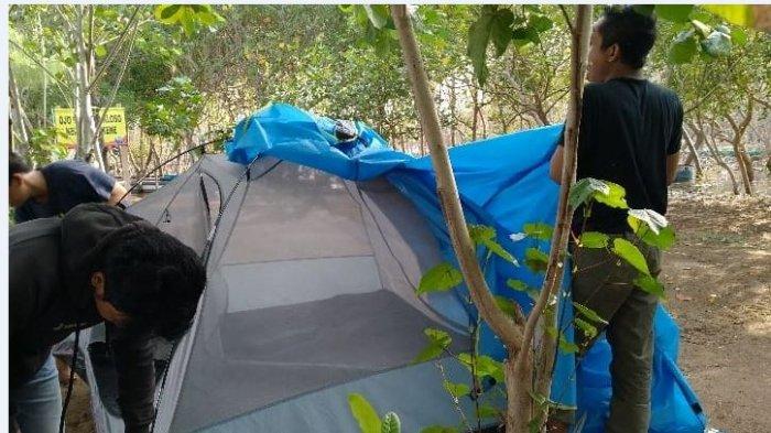 Pantai Glagah Wangi yang terletak di Desa Tambakbulusan, Kecamatan Karangtengah, Kabupaten Demak
menjadi destinasi baru yang popoler di kalangan masyarakat.
