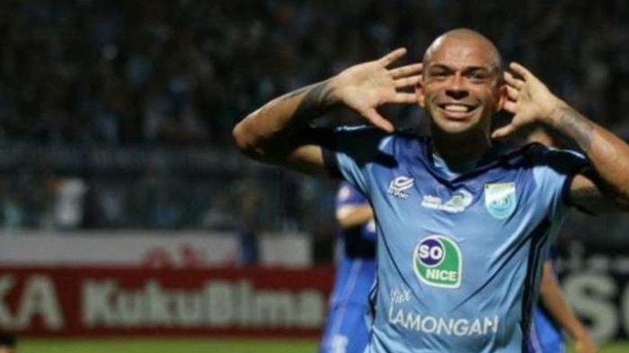 Ivan Carlos Benarkan Tudingan Pelatih Persebaya Aji Santoso: Ya Saya Offside Tapi Itu Salah Wasit