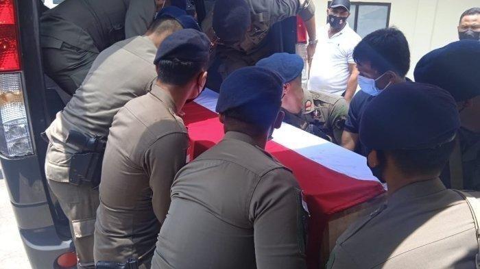Jenazah Bharada Muhammad Kurniadi Sutio, anggota Brimob yang tertembak di Kiwirok Kabupaten Pegunungan Bintang Provinsi Papua, dievakuasi ke Jayapura