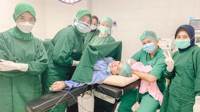 keponakan ayu ting ting 5