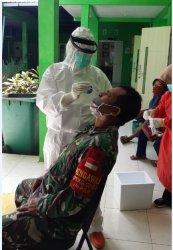 Cegah Penyebaran Virus Corona, Anggota Koramil 10/Guntur Lakukan Tes Swab