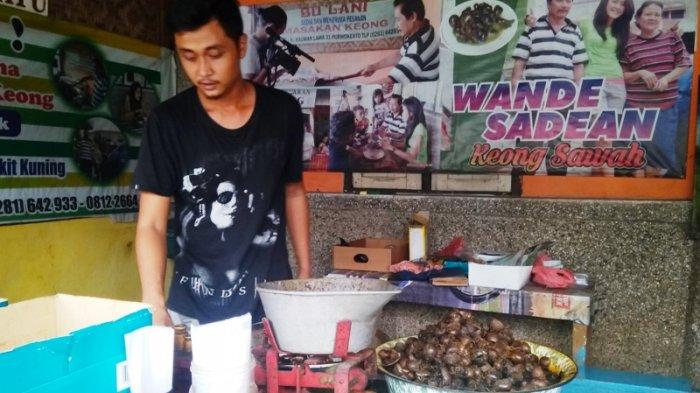 Kraca yang dijual di warung Khamlani, di Jalan Kauman Lama, Purwokerto, pada Kamis (16/5/2019).