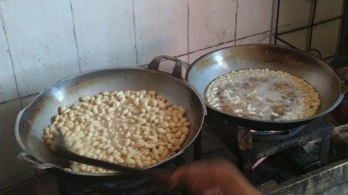 Kue keciput yang identik selalu ada di atas meja pada saat Lebaran