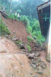 Talud di Dusun Gunung Telu Kajen Longsor, Nyaris Timpa Rumah Warga