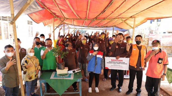 Pelatihan Budidaya Lebah Madu Klanceng bagi 24 Kepala Keluarga (KK) yang menempati Hunian Tetap (Huntap) Dusun Jatiluhur, Desa Padang Jaya, Kecamatan Majenang, Minggu (4/4/2021).