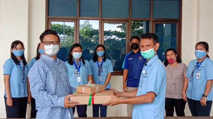 SMK Kimia Industri Theresiana mengadakan rangkaian kegiatan Webinar & Parenting. Webinar dengan tema “Pendekatan Karakter Siswa selama Pandemi” bagi guru-guru SMP.