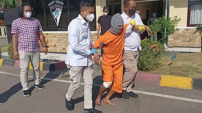 Polisi menangkap pelaku pembunuhan di Indramayu. Pelaku ditangkap di Subang.