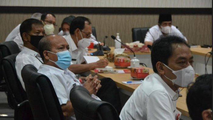 Sejumlah pejabat di lingkungan Pemkab Purbalingga, saat mengikuti Rakor (virtual) Pemberantasan Tindak Pidana Korupsi bersama KPK, Rabu (8/9/2021).