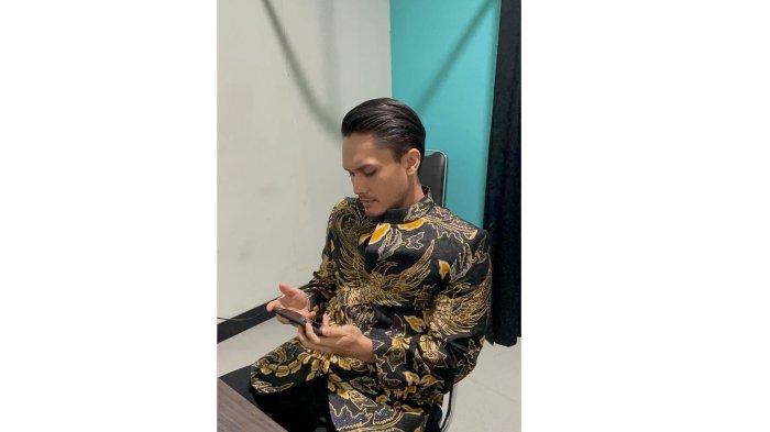 Randy Pangalila ramai diperbincangkan seusai tampil di SCTV Awards 2022.