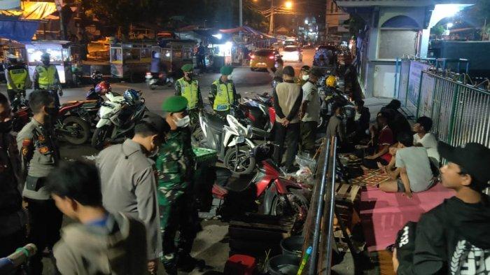 Tim gabungan melakukan razia gangster di sejumlah lokasi.