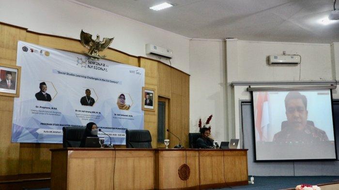 Seminar Nasional dan Call for Paper di Aula AK Anshori UMP, Selasa (8/3/2022).