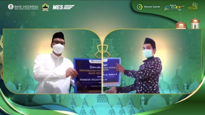 Festival Jateng Syariah (FAJAR) yang mengusung tema ‘Sinergi Korporatisasi Ekonomi Syariah untuk Pemulihan Ekonomi Nasional’.
