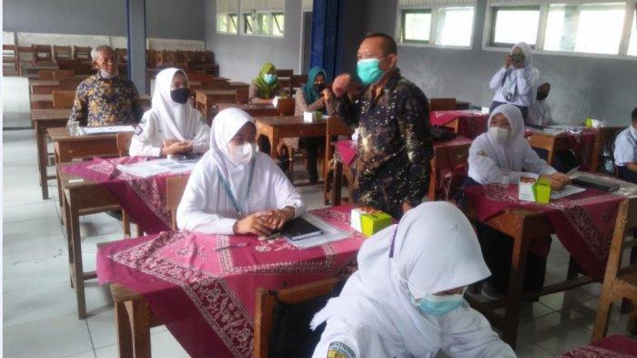 Sosialisasi sekolah ramah anak di SMPN 3 Patebon oleh DP2KBP2PA Kendal, Kamis (18/3/2021).