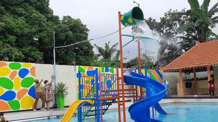 Suasana wisata Pemandian Kalitaman di Salatiga, Jumat (15/4/2022).