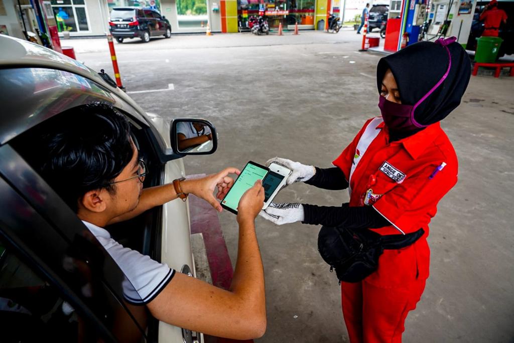Transaksi non tunai dengan MyPertamina semakin praktis dan banyak untungnya.