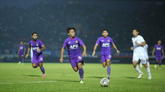 Tim Persik Kediri saat berlaga di Liga 1 2022.
