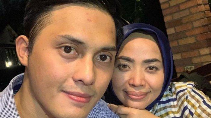 Foto kebersamaan Muzdalifah dan suaminya, Fadel Islami.