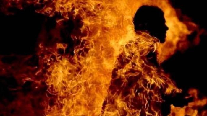 Ilustrasi suami dibakar istri - Samsudin mengalami luka bakar di sekujur tubuhnya karena diduga dibakar oleh istrinya sendiri pada Kamis (4/2/2021).