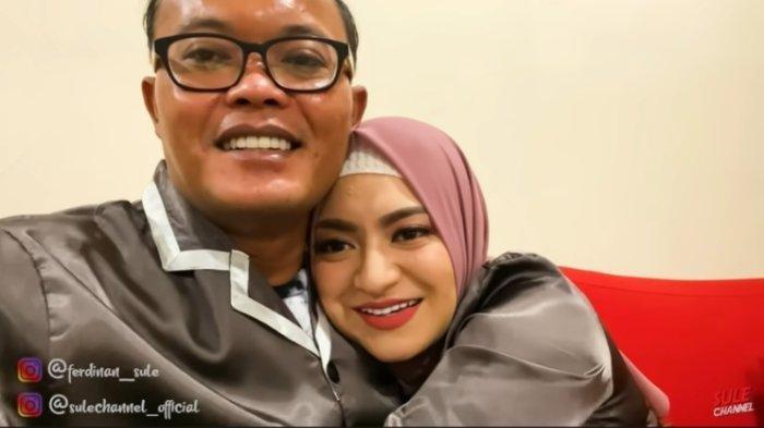 Kebersamaan Sule dan Nathalie Holscher, istrinya.