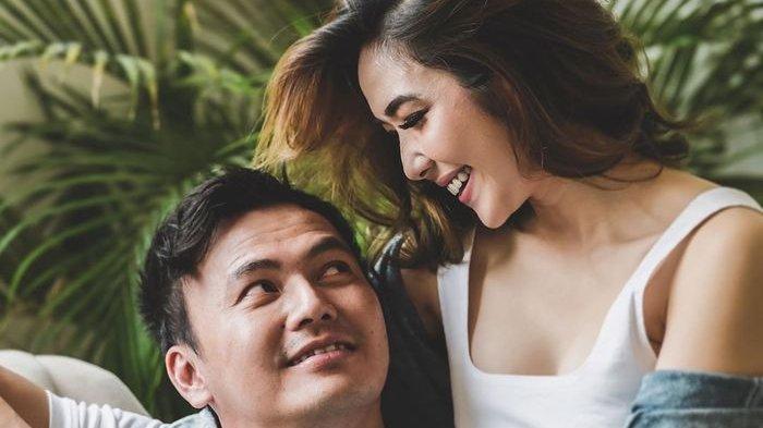 Kebersamaan Wijin atau Wijaya Saputra dan Gisella Anastasia.