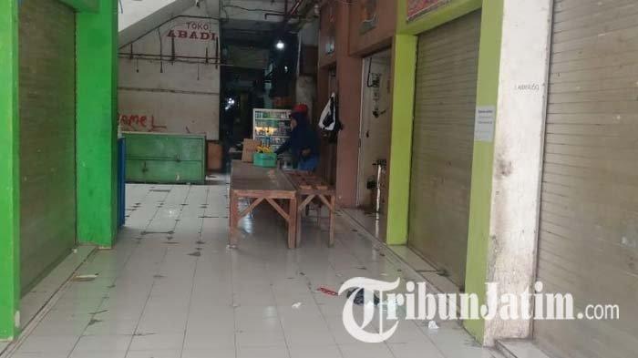 Kondisi kios di Pasar Srimangunan Sampang, Jalan KH Wahid Hasyim Kecamatan/Kabupaten Sampang, Madura, Minggu (30/5/2021).