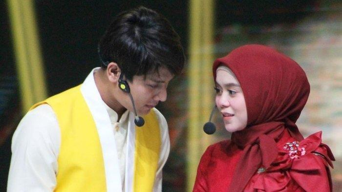 Lesty Kejora dan Rizky Billar saat manggung bersama