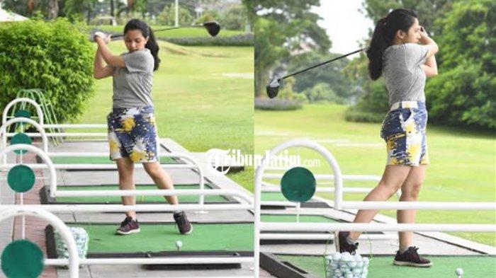 DIGEMARI MILENIAL - Maura saat berlatih golf di driving range Bukit Darmo Golf Surabaya, Rabu (24/2/2021). Saat pandemi Covid-19, banyak anak muda (milenial) berlatih golf untuk berolahraga.