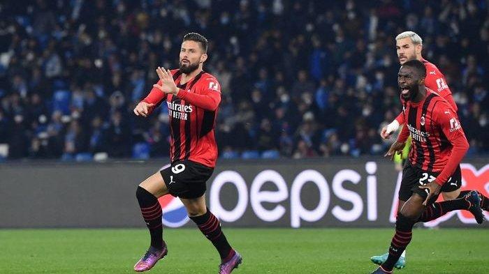 Olivier Giroud merayakan gol ke gawang Napoli pada menit ke-49 yang dicetak ala Filippo Inzaghi.
