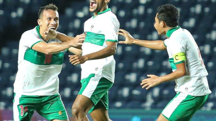 Pemain Persebaya, Ricky Kambuaya saat menjalani laga bersama timnas Indonesia hadapi Taiwan.