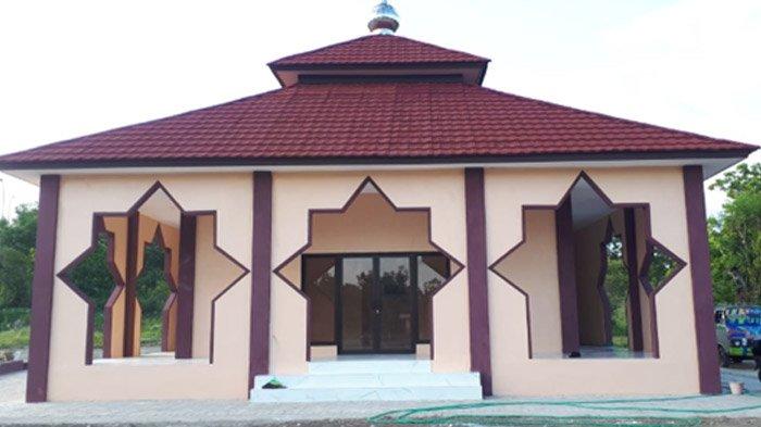PLN beri bantuan masjid di Sentra IKM Bangkalan, 2020.