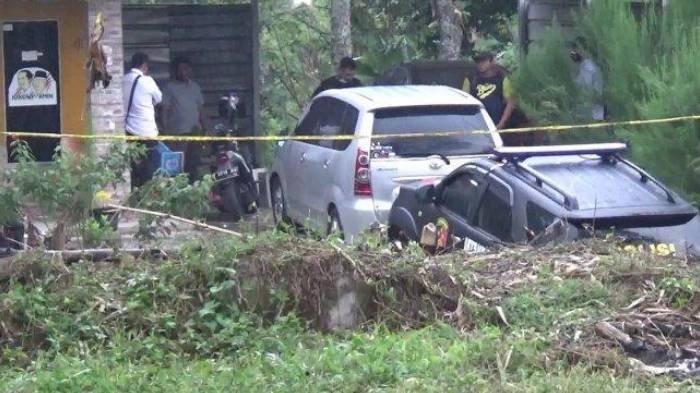 Polisi kembali mendatangi lokasi perampasan nyawa Amalia Mustika Ratu di Kecamatan Jalan Cagak Kabupaten Subang, Rabu (15/9/2021).