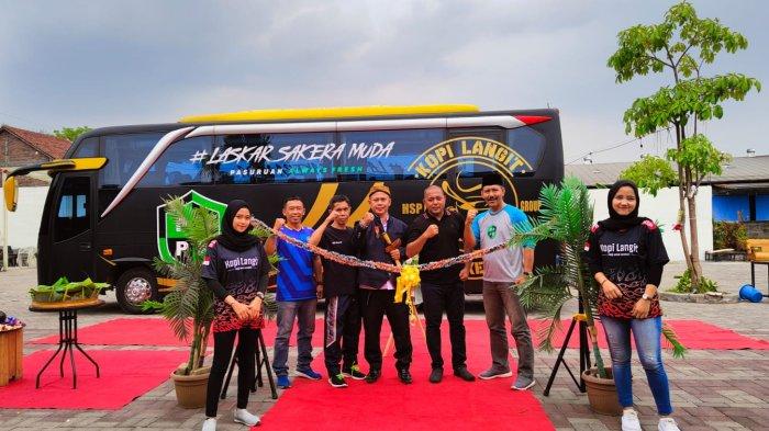 PENDATANG BARU : PSPK Pasuruan Raya, tim sepak bola baru asal Pasuruan saat dilaunching di Kafe Langit, Pasuruan.
