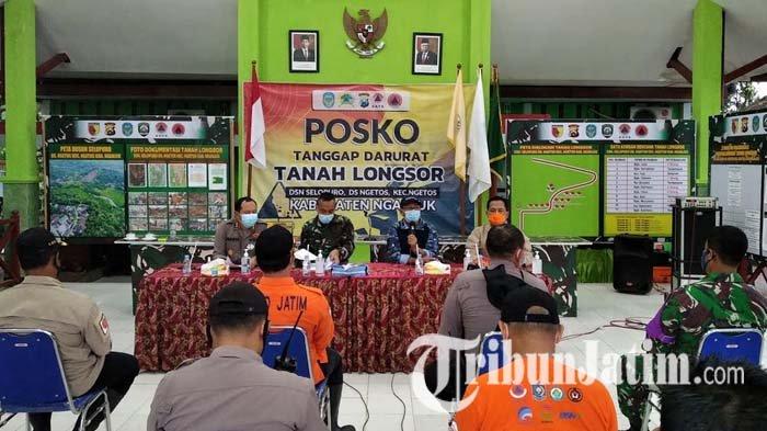 Rakor dan evaluasi Posko Tanggap Darurat tanah longsor di Dusun Selopuro, Desa Ngetos, Kecamatan Ngetos, Kabupaten Nganjuk, Rabu (17/2/2021).