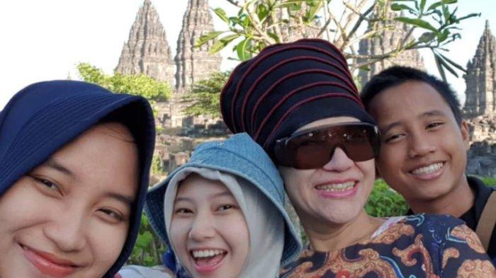 Sepeninggal Dorce Gamalama, beredar kabar keluarga kandung berebut warisan dengan anak angkat mendiang.