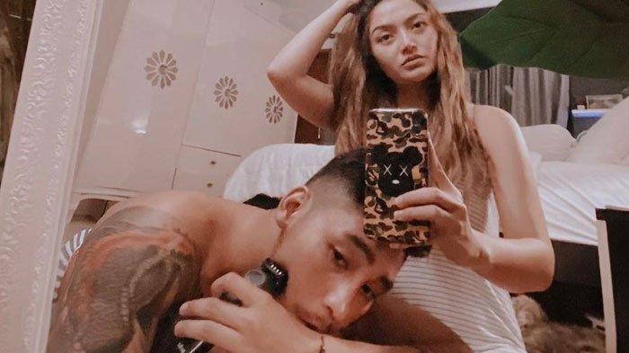 Siti Badriah dan Krisjiana Baharudin