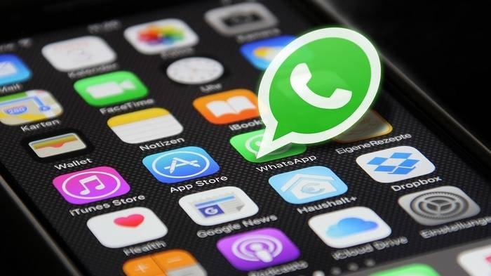 WhatsApp merupakan salah satu aplikasi yang banyak digunakan oleh masyarakat.
