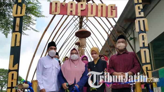 Bupati Gresik, Fandi Akhmad Yani membuka wisata Twin Lake di Desa Kemangi, Kecamatan Bungah, Gresik, Sabtu (29/5/2021). (TRIBUNJATIM.COM/WILLY ABRAHAM)