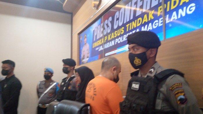 Tersangka Dhio saat dihadirkan dalam konferensi pers di Ruang Media Mapolresta Magelang, Selasa (06/12/2022)