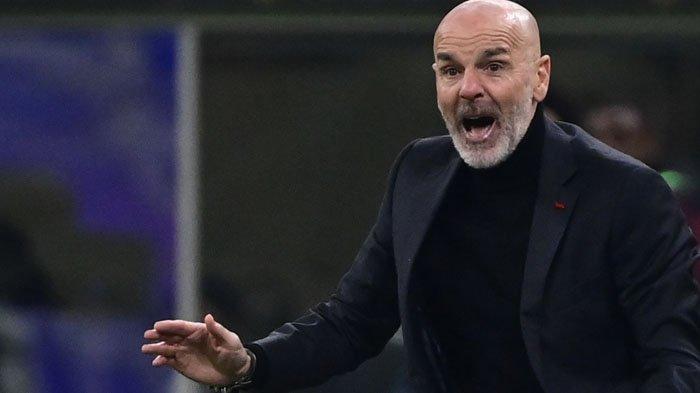 Reaksi Pelatih AC Milan Stefano Pioli saat pertandingan Serie A Liga Italia AC Milan vs Juventus 6 Januari 2021 di stadion San Siro di Milan.