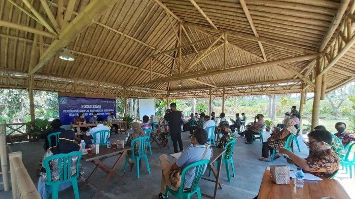 Bank BPD DIY Capem Pakem, Sleman melakukan sosialiasi produk nontunai Bank BPD DIY kepada pengusaha bidang pariwisata, perhotelan dan kuliner di Kapanewon Pakem Sleman, di Erista Garden Resto, Kamis (1/10/2020).