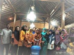 PKM STIE IEU Kelola Sampah Berbasis Ekonomi dan Lingkungan Masyarakat