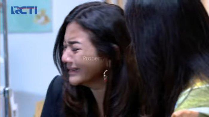 Elsa pingsan karena stres