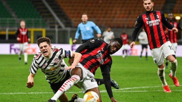 Fikayo Tomori dan Daniel James di leg kedua babak 16 besar Liga Eropa AC Milan vs Manchester United di stadion San Siro di Milan pada 18 Maret 2021.