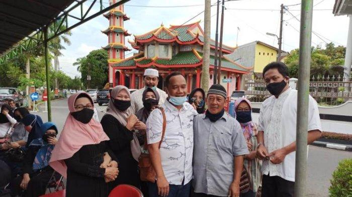 Calon wali kota Magelang nomor urut 1 dr. H. Muchammad Nur Aziz, Sp.PD., KGH saat melakukan kampanye pencalonannya di Pilkada Kota Magelang 2020