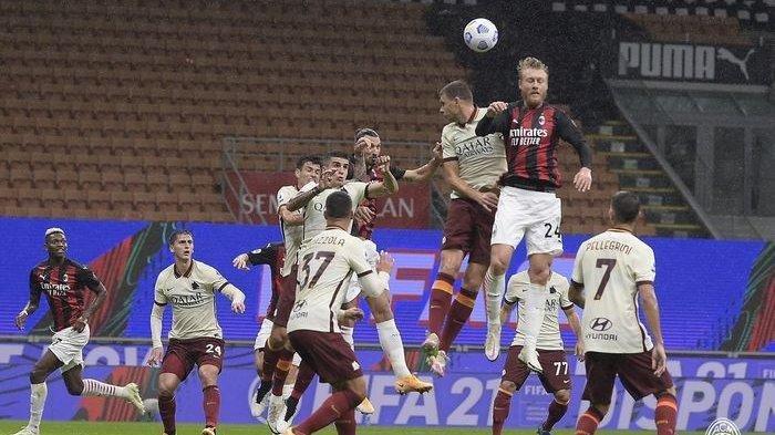 AS Roma vs AC Milan - Pemain-pemain AC Milan saat menyundul bola ke gawang AS Roma dalam lanjutan pekan ke-5 Liga Italia di San Siro, Senin (26/10/2020) atau Selasa dini hari WIB.