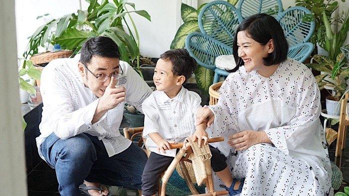 Fitri Ayu Maresa dan Keluarga