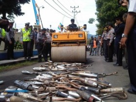 Sirene Itu Berbunyi Trereret Brong-brong