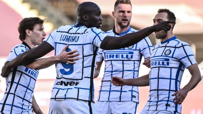 Romelu Lukaku, Nicolo Barella, Milan Skriniar dan Christian Eriksen di Liga Italia Serie A Torino vs Inter Milan pada 14 Maret 2021 di stadion Olimpiade di Turin.
